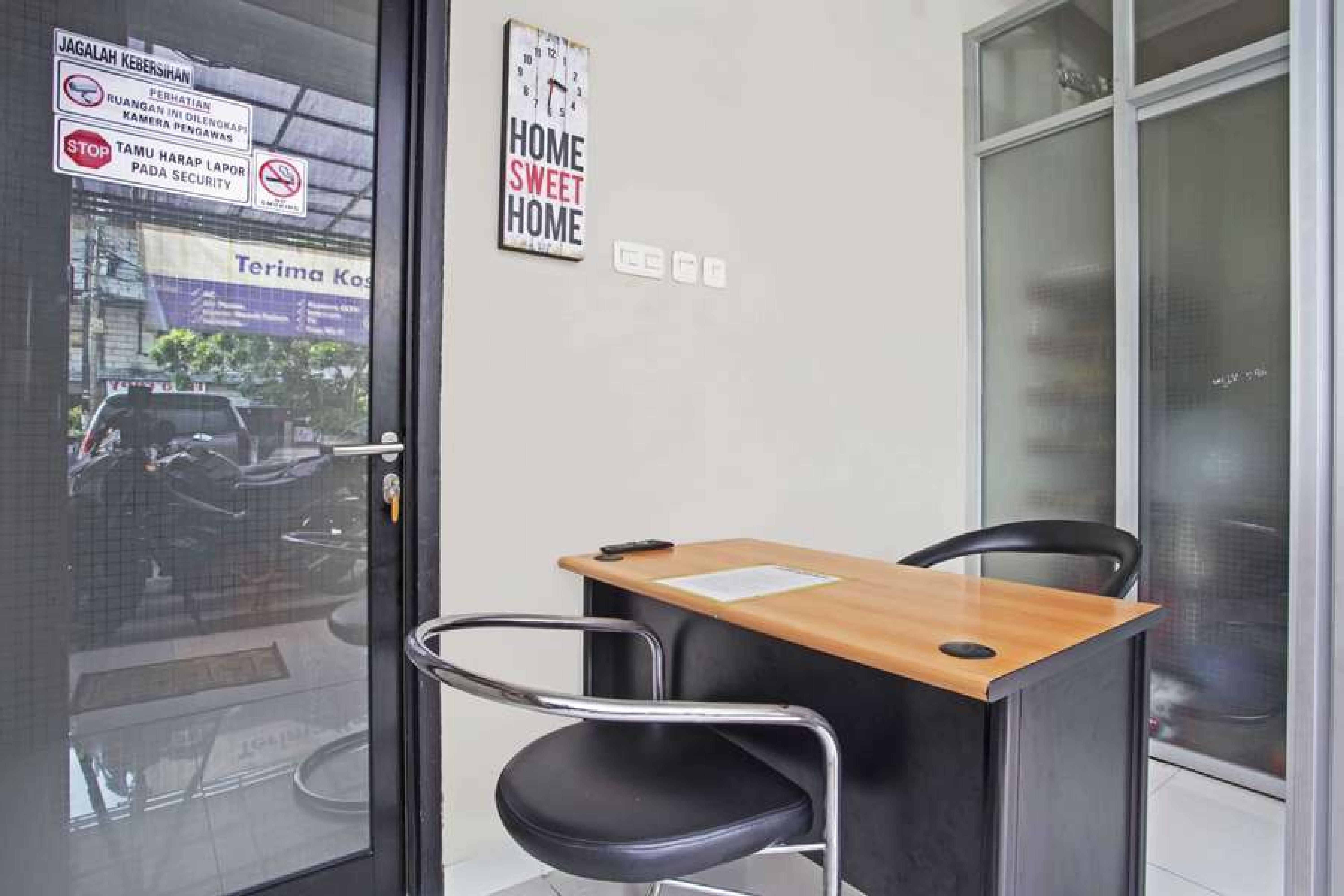 Hotel RedDoorz @ Mangga Besar 2 Jakarta Exterior foto